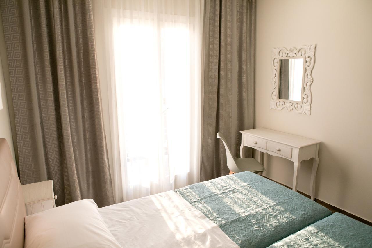 Hyperion Hotel Myrties Екстериор снимка