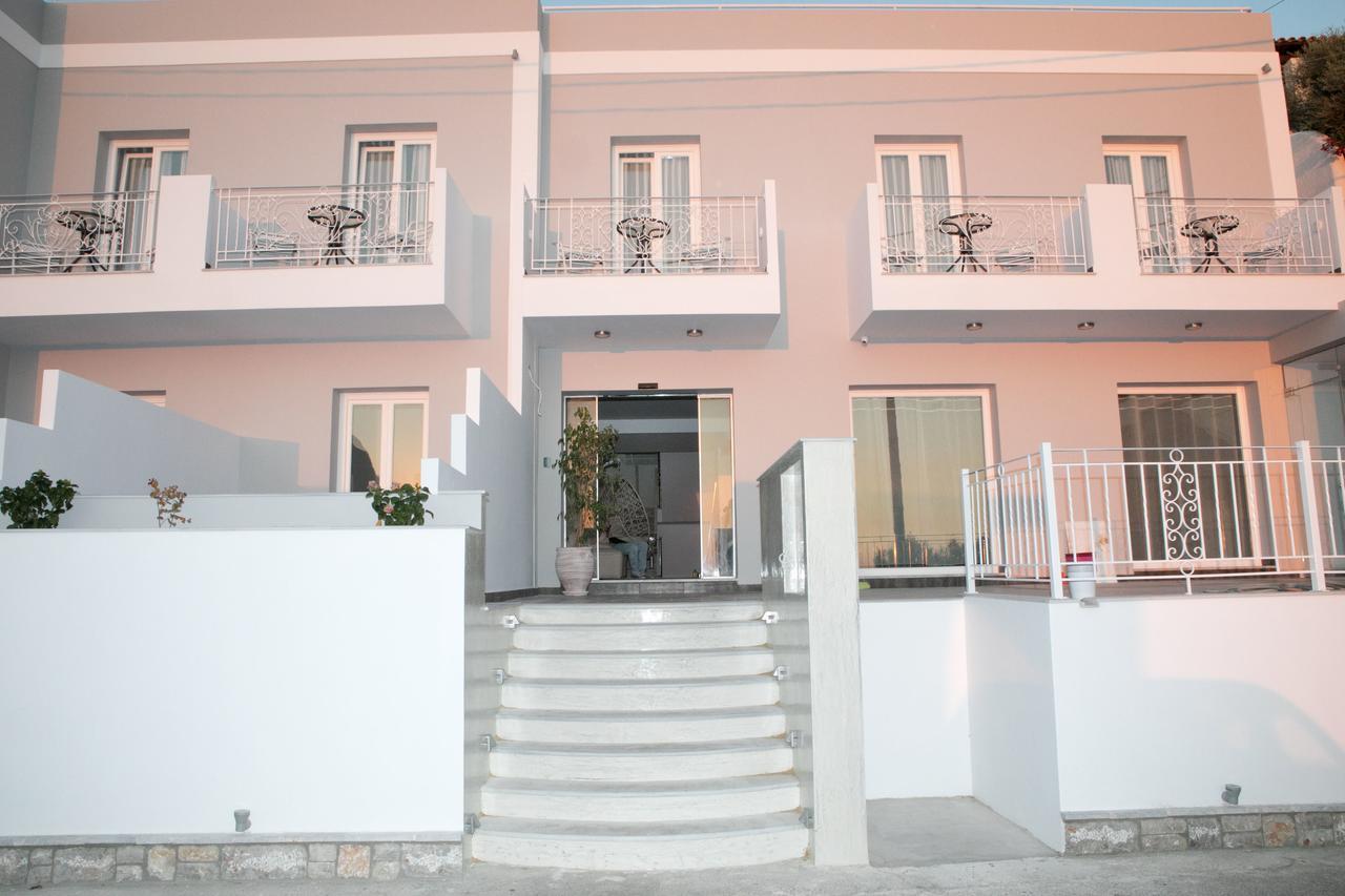 Hyperion Hotel Myrties Екстериор снимка