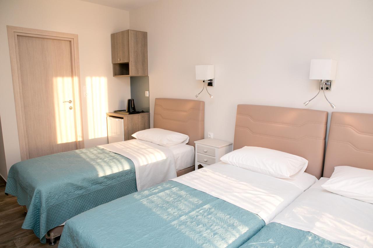 Hyperion Hotel Myrties Екстериор снимка