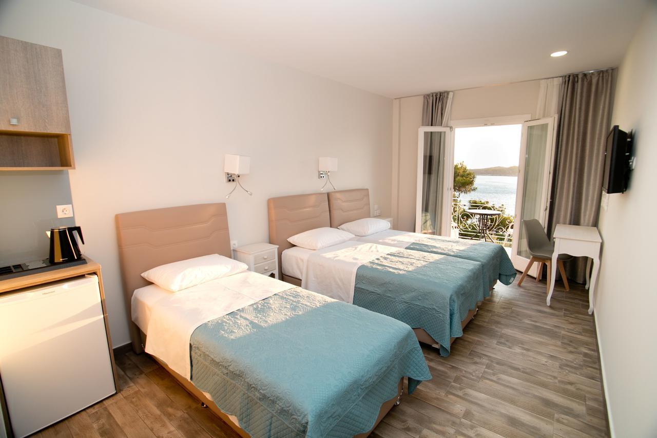 Hyperion Hotel Myrties Екстериор снимка