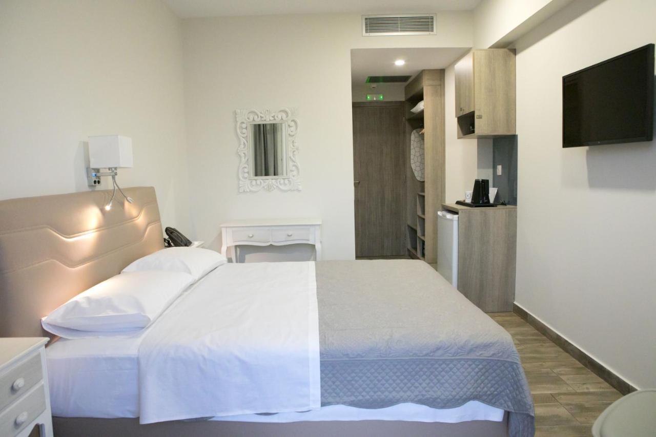 Hyperion Hotel Myrties Екстериор снимка