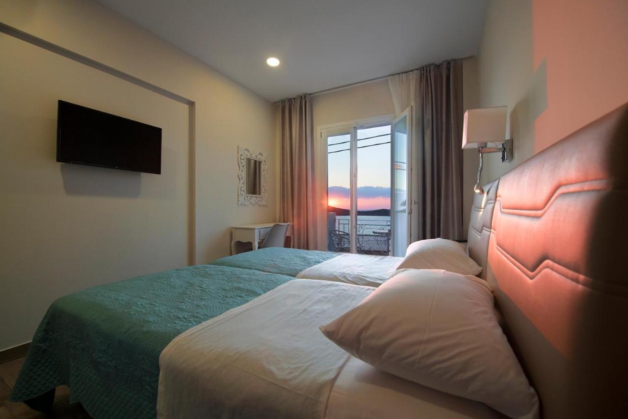 Hyperion Hotel Myrties Екстериор снимка